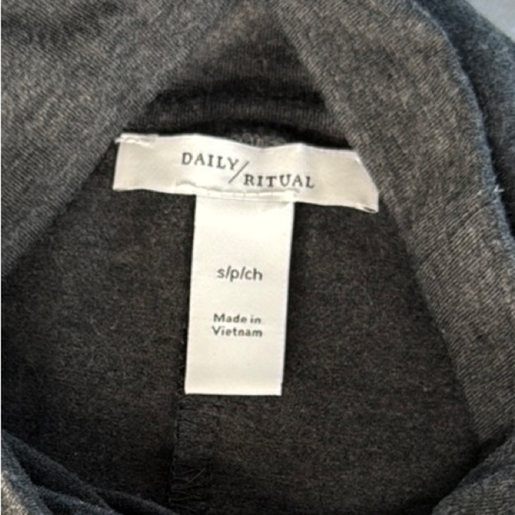 Charcoal Grey Women's Turtleneck Top Dolman Short Sleeve Relaxed Fit Sz S - Picture 7 of 8